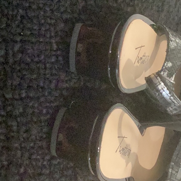 New without tags Trotters black and silver sling back pumps, size 9 1/2 N - Picture 7 of 8